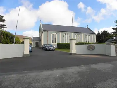 Photograph of Teach Pobail Cholmcille Naofa, Cnoc Fola