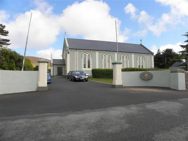 Photograph of Teach Pobail Cholmcille Naofa, Cnoc Fola